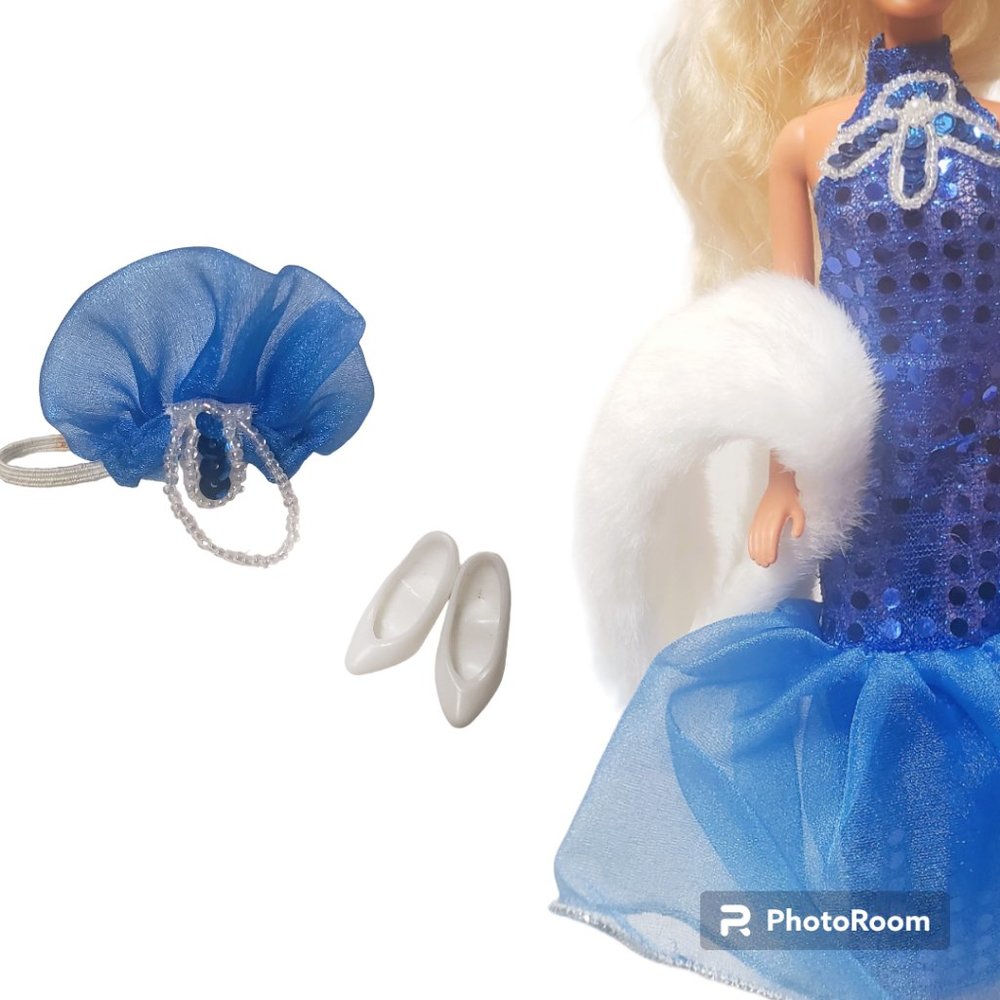 Barbie - Picture 3 of 4